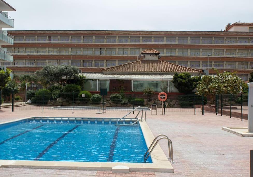 Alegre Apto Con Piscina, A 300M De La Playa. بلانيس المظهر الخارجي الصورة