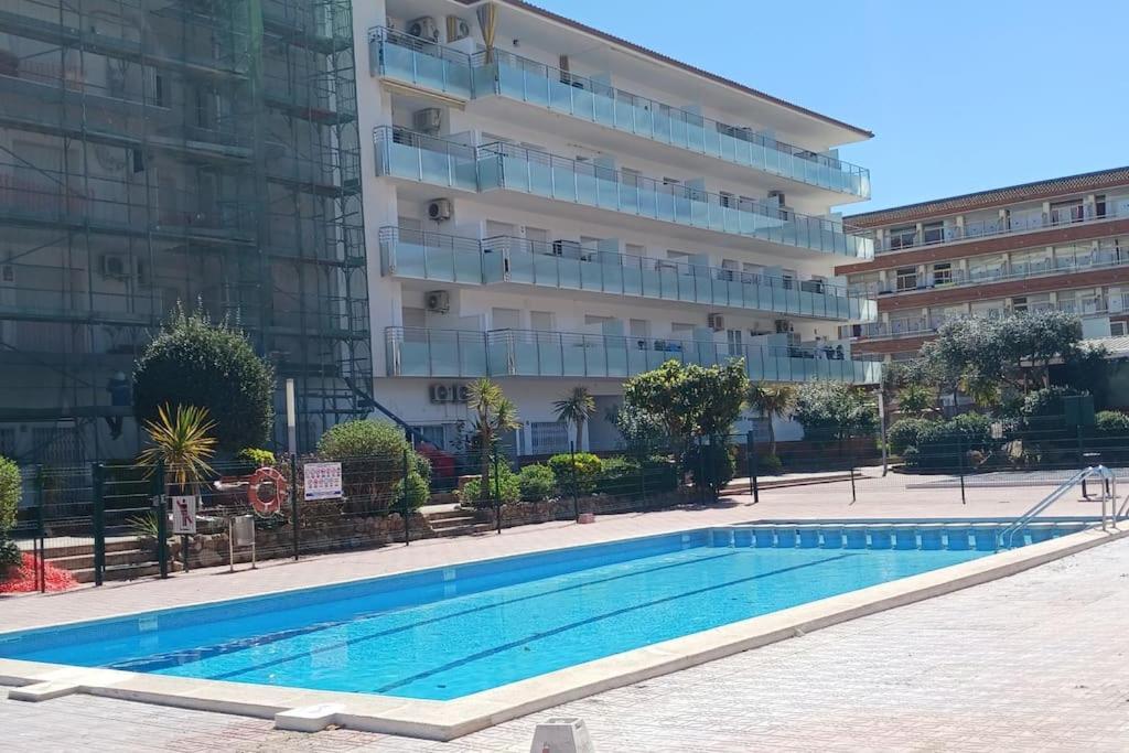 Alegre Apto Con Piscina, A 300M De La Playa. بلانيس المظهر الخارجي الصورة
